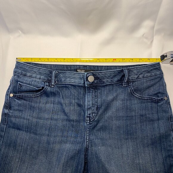 Simply Vera Wang Womens Denim Shorts 12 Stretch Cuffed Medium Wash Mid-Rise EUC - Picture 8 of 8